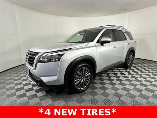 2023 Nissan Pathfinder SL 4WD