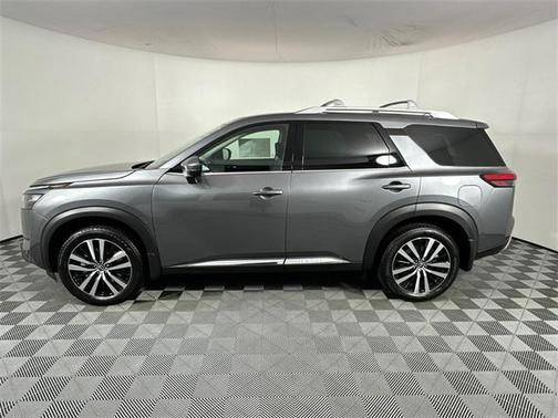2025 Nissan Pathfinder Platinum 4WD