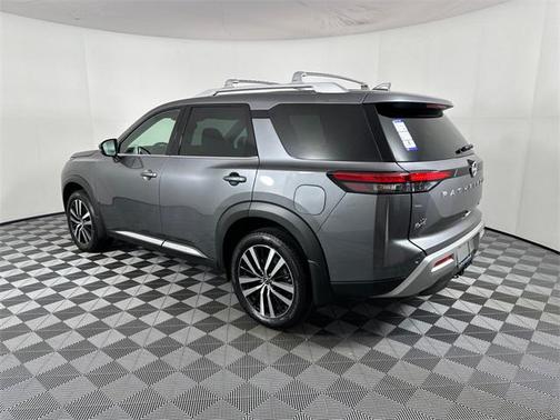 2025 Nissan Pathfinder Platinum 4WD