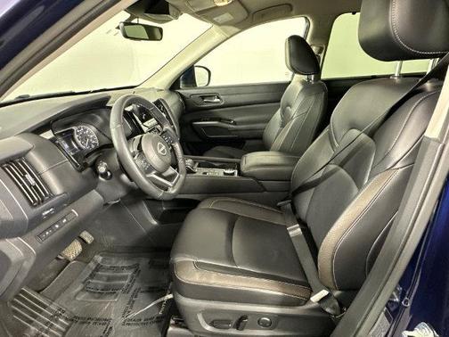 Deep Ocean Blue Pearl 2024 Nissan Pathfinder SL 4WD
