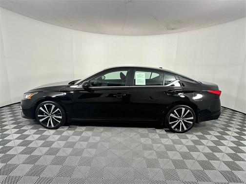2022 Nissan Altima SR FWD