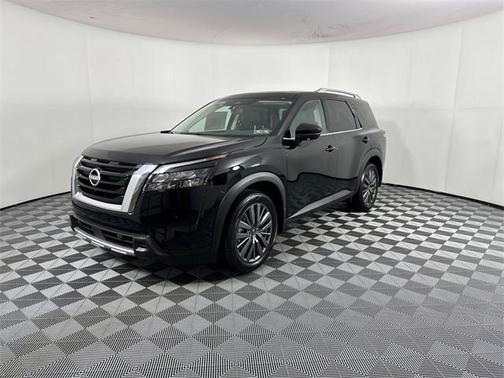 2025 Nissan Pathfinder SL 4WD