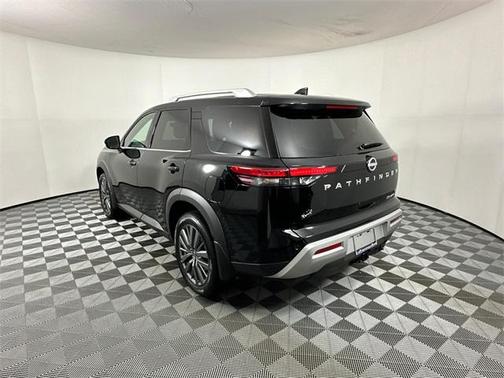 2025 Nissan Pathfinder SL 4WD