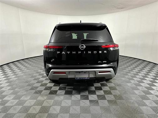 2025 Nissan Pathfinder SL 4WD