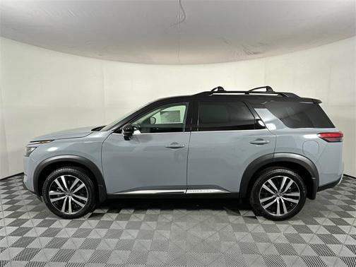 2025 Nissan Pathfinder Platinum 4WD