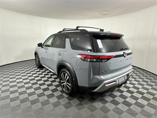 2025 Nissan Pathfinder Platinum 4WD