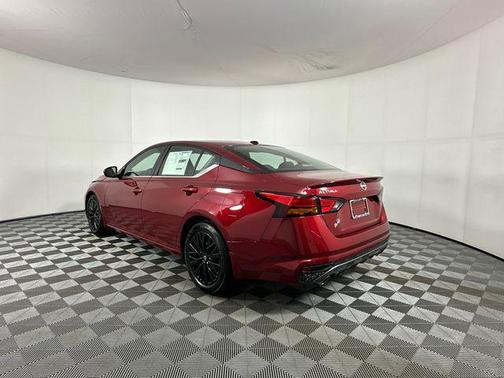 Scarlet Ember Tintcoat 2026 Nissan Altima 2.5 SV