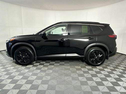 Super Black 2023 Nissan Rogue SV