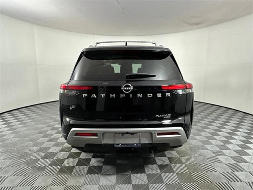 2022 Nissan Pathfinder Platinum 4WD