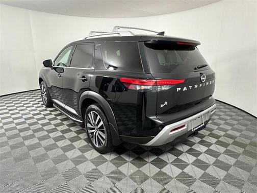 2022 Nissan Pathfinder Platinum 4WD
