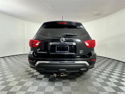 2017 Nissan Pathfinder SV