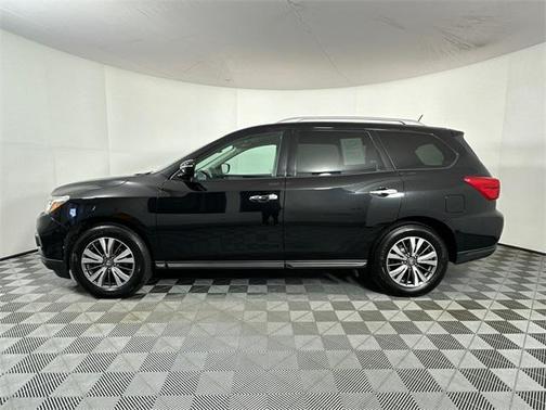 2017 Nissan Pathfinder SV