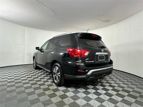 2017 Nissan Pathfinder SV