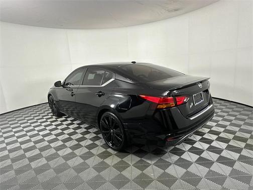 2022 Nissan Altima SR FWD