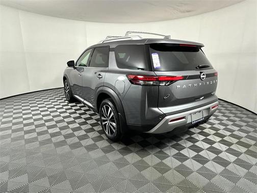 2025 Nissan Pathfinder Platinum 4WD