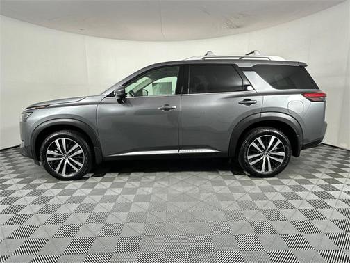 2025 Nissan Pathfinder Platinum 4WD