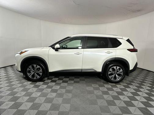Pearl White Tricoat 2023 Nissan Rogue SV