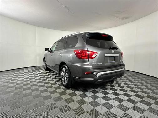 2019 Nissan Pathfinder SV