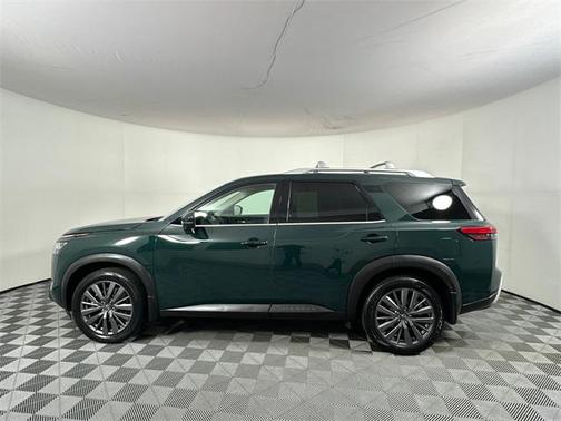 2023 Nissan Pathfinder SL 4WD