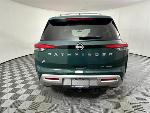 2023 Nissan Pathfinder SL 4WD