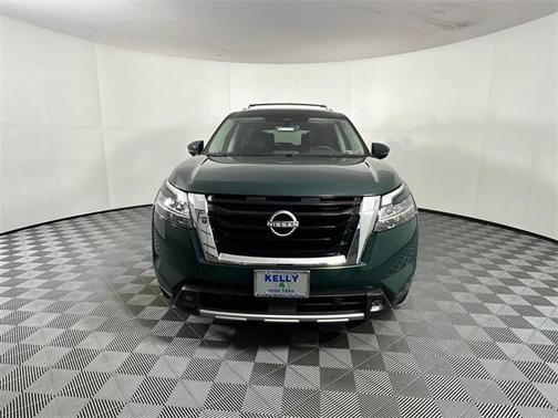 2023 Nissan Pathfinder SL 4WD