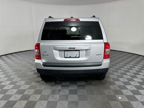 Bright Silver Metallic Clearcoat 2012 Jeep Patriot Latitude