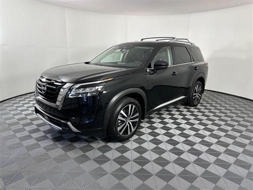2025 Nissan Pathfinder Platinum 4WD