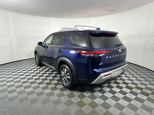 2023 Nissan Pathfinder SL 4WD