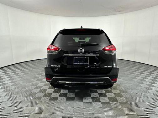 Magnetic Black Pearl 2020 Nissan Rogue SL