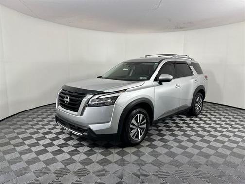 2023 Nissan Pathfinder SL 4WD