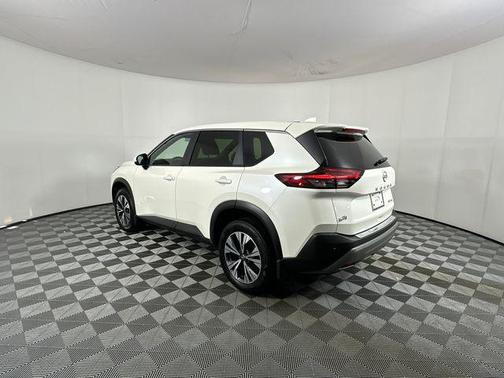 Pearl White Tricoat 2023 Nissan Rogue SV
