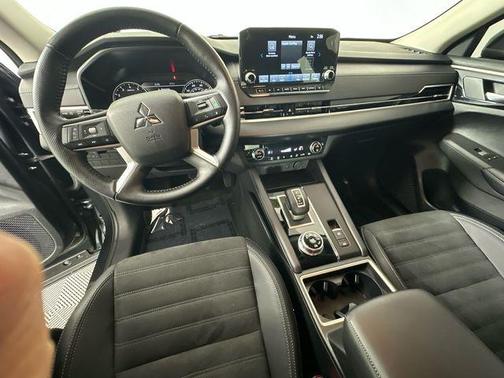 Gray 2024 Mitsubishi Outlander SE S-AWC
