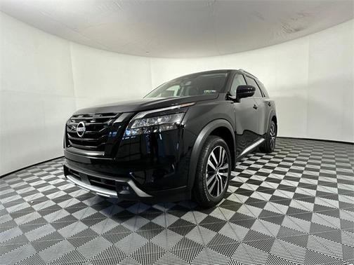 2025 Nissan Pathfinder Platinum 4WD