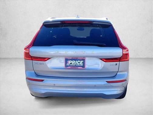 2022 Volvo XC60 B5 Momentum