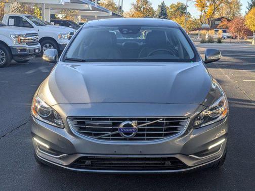 2018 Volvo S60 Inscription T5 Platinum
