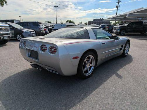 2004 Chevrolet Corvette Base