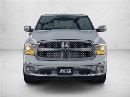 Bright White Clearcoat 2017 RAM 1500 Laramie