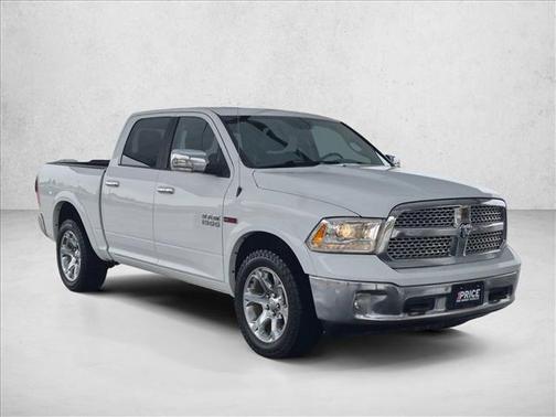 Bright White Clearcoat 2017 RAM 1500 Laramie