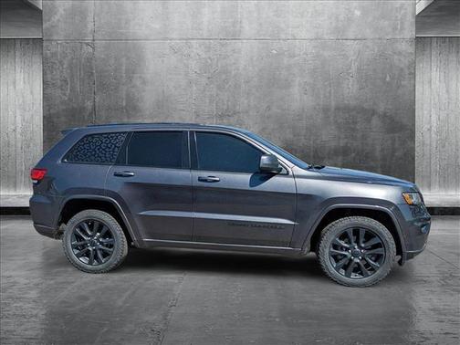 2017 Jeep Grand Cherokee Altitude