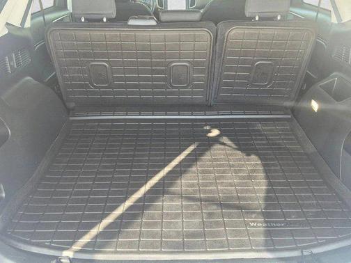 Oxford White 2024 Ford Edge SE