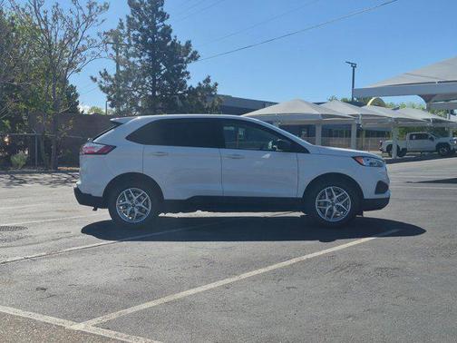Oxford White 2024 Ford Edge SE