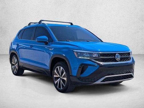 Cornflower Blue 2022 Volkswagen Taos 1.5T SE