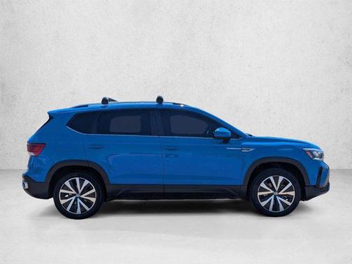 Cornflower Blue 2022 Volkswagen Taos 1.5T SE