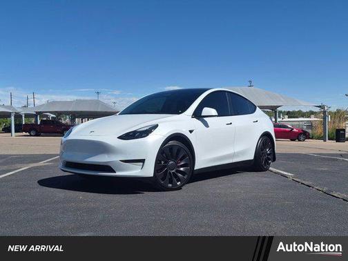 Pearl White Multi-Coat 2023 Tesla Model Y Performance Dual Motor All-Wheel Drive