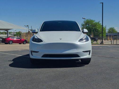 Pearl White Multi-Coat 2023 Tesla Model Y Performance Dual Motor All-Wheel Drive