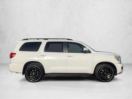 2013 Toyota Sequoia SR5