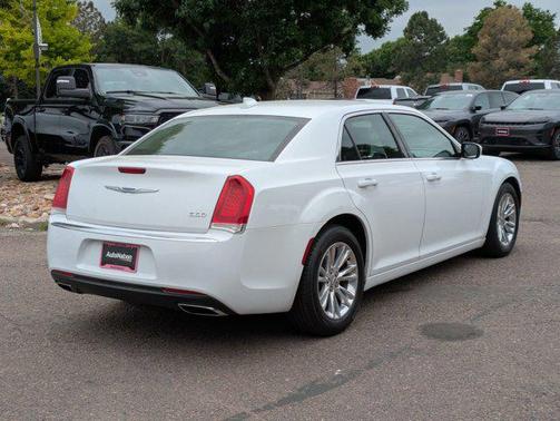 2019 Chrysler 300 Touring