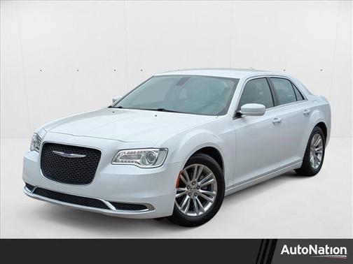2019 Chrysler 300 Touring