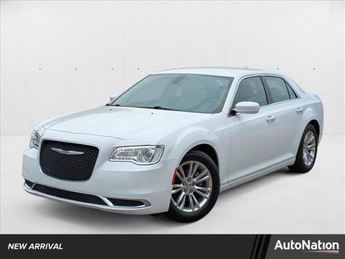 2019 Chrysler 300 Touring