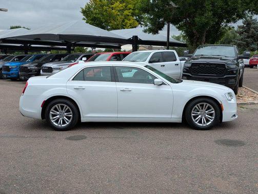 2019 Chrysler 300 Touring